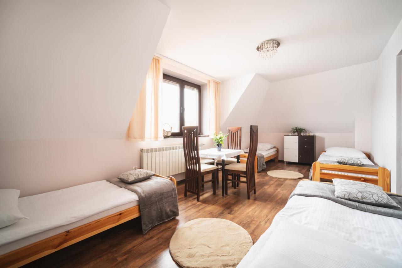 Hotel Dom Na Turystycznej à Pyzowka Extérieur photo